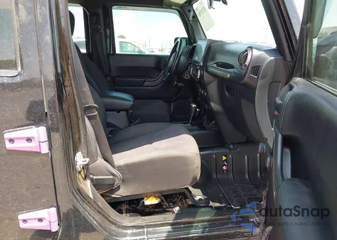 2013 Jeep Wrangler Unlimited Sport z USA, uszkodzony, nr VIN 1C4BJWDG9DL569109